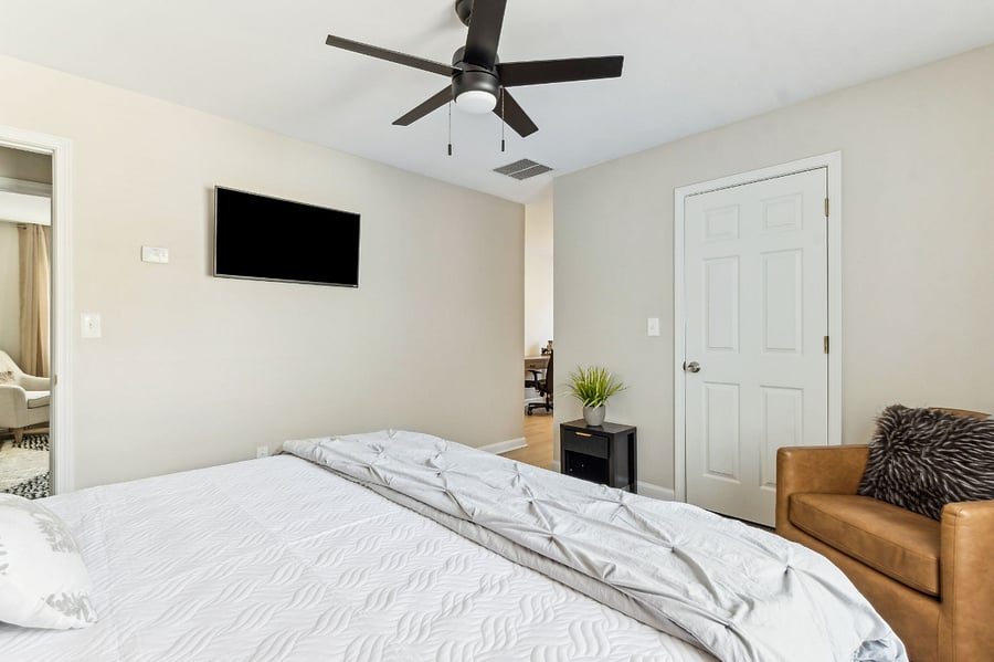 Second Floor King Bedroom