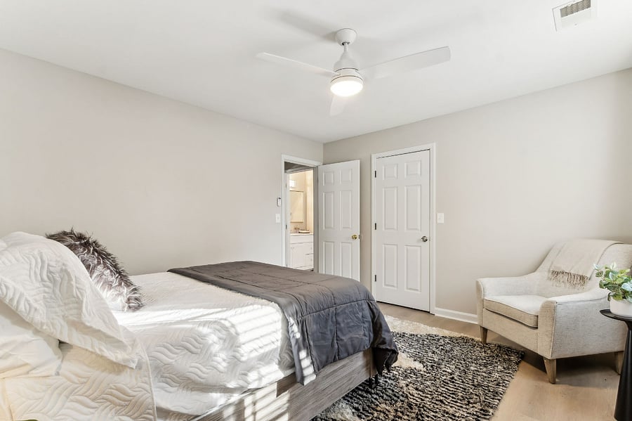 Second floor Queen Bedroom