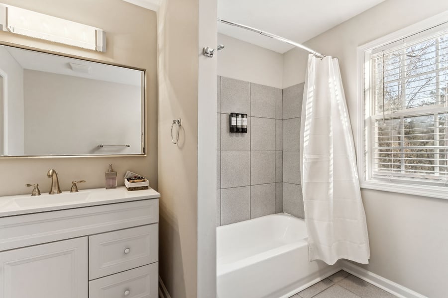 Large upstairs bathroom