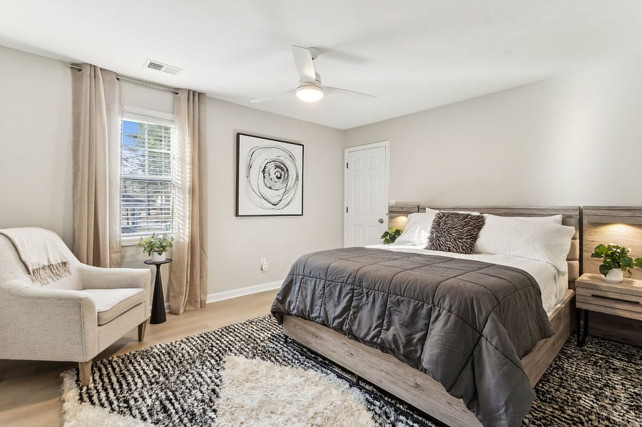 Second floor Queen Bedroom