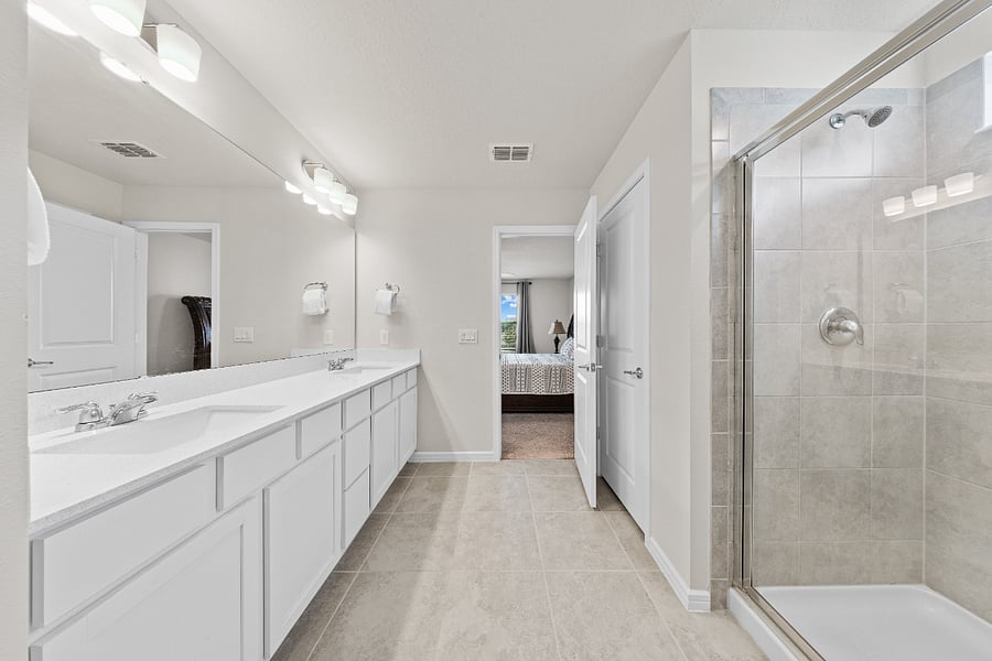 2nd Floor - Master Bathroom