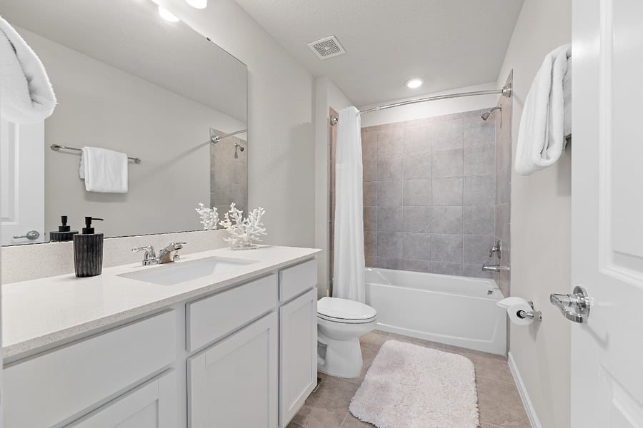 2nd Floor - Full Bathroom #2