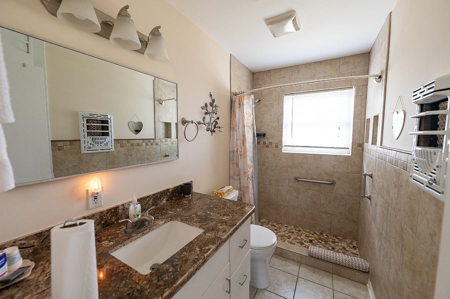 Downstairs Bathroom 