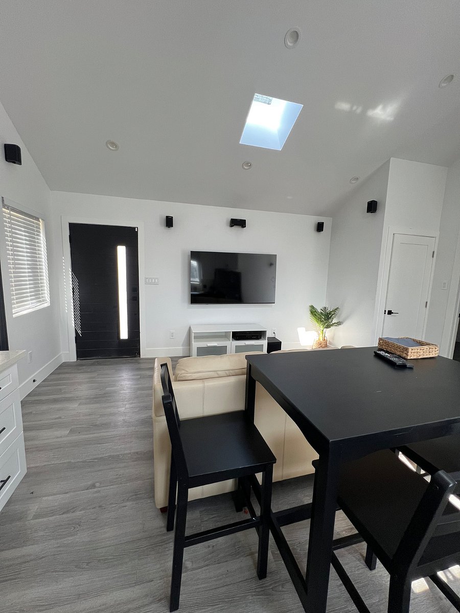 Living Room/ Kitchen