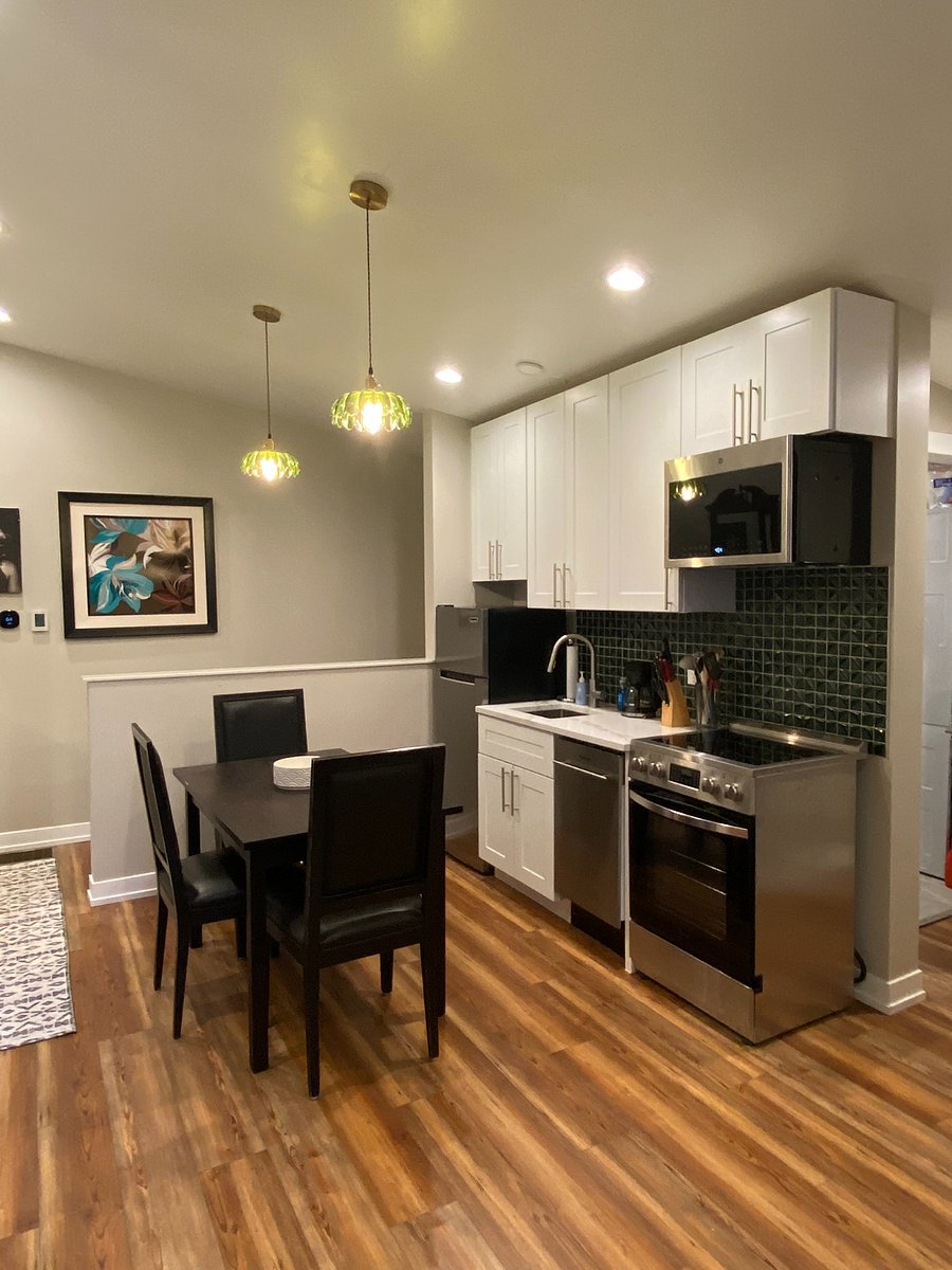 Kitchen/Dining. Full kitchen. All electric, compact-size appliances