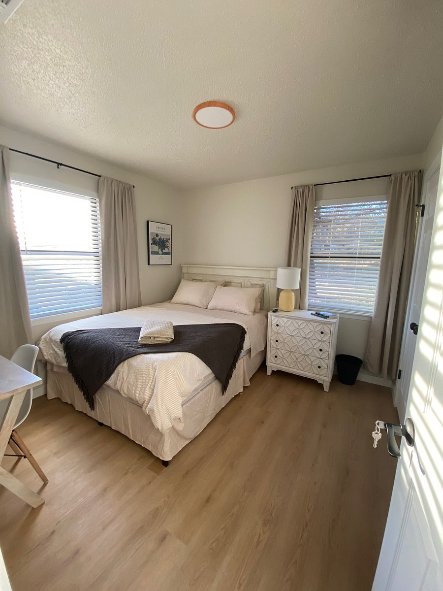 Bedroom 2 Queen