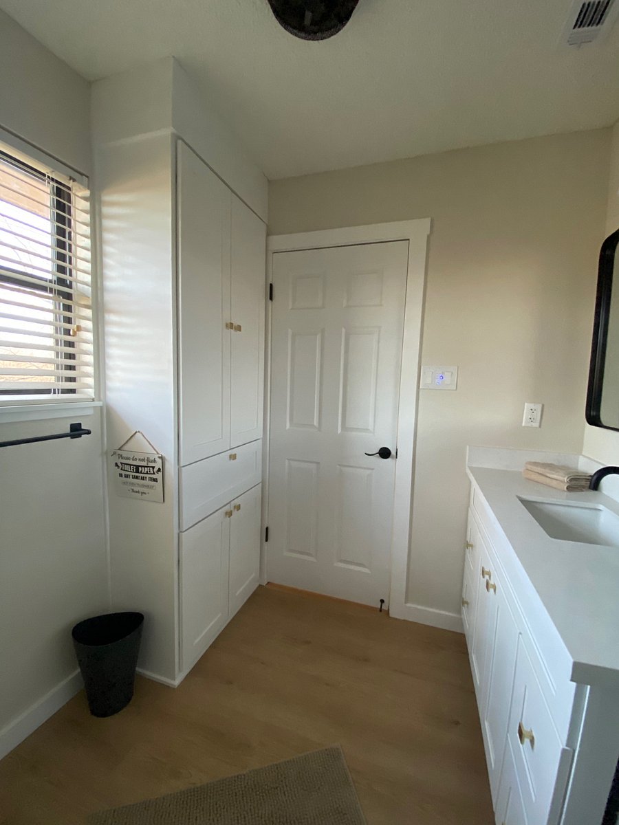 Primary/Private Bathroom
