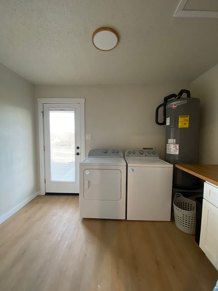 Laundry Room - Back Door to Yard