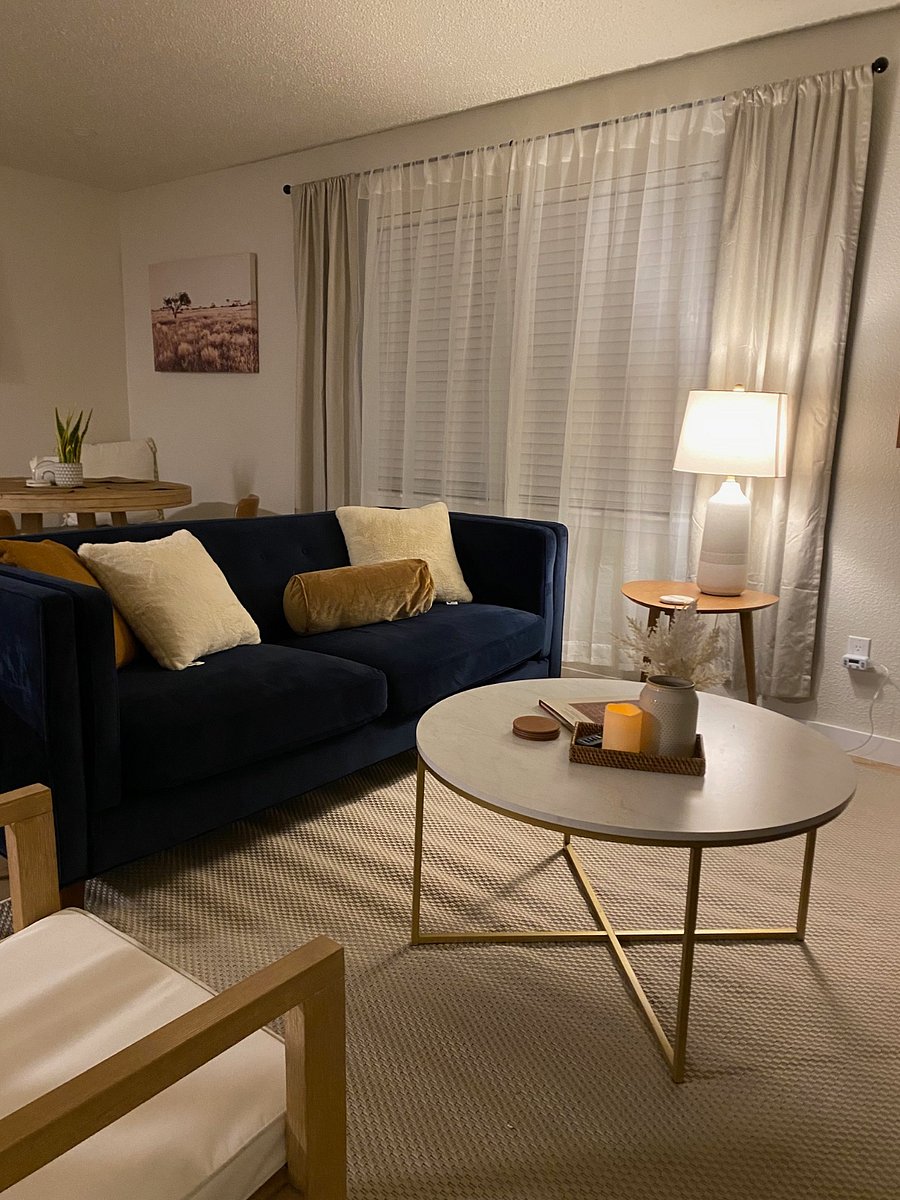 Living Room/Dining