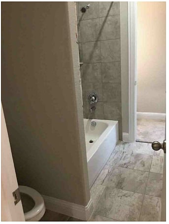 Room 2 Bath - Full
