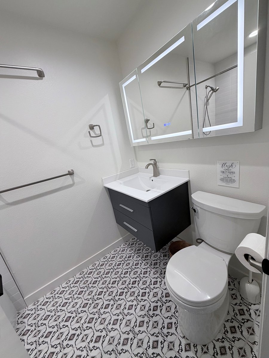Second bathroom.