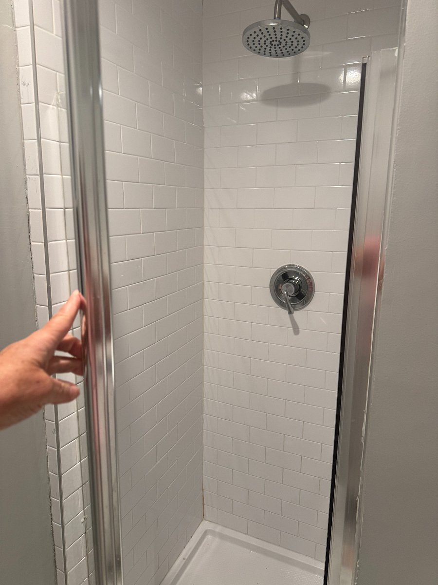 Main Floor Bath with Shower