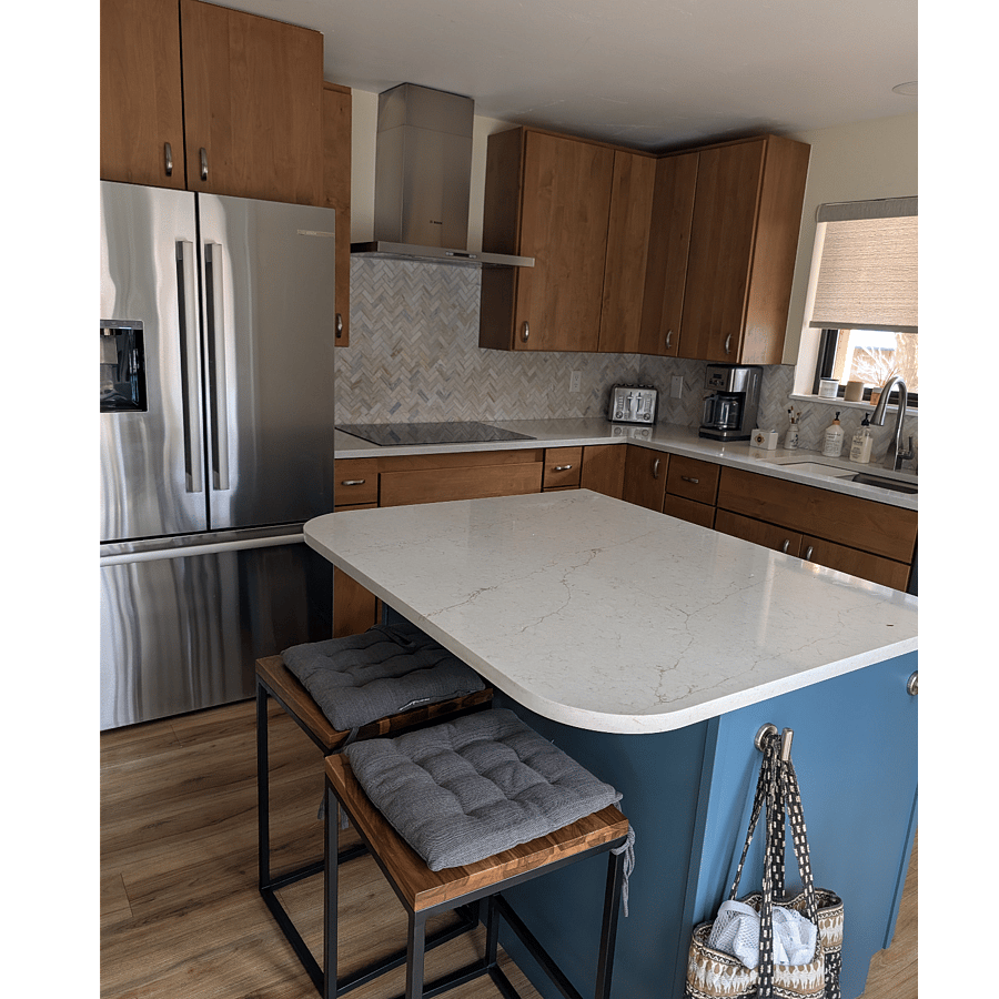 Kitchen includes Bosch appliances (including induction stovetop). 