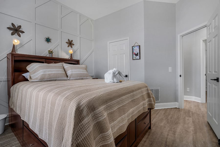 Queen bedroom