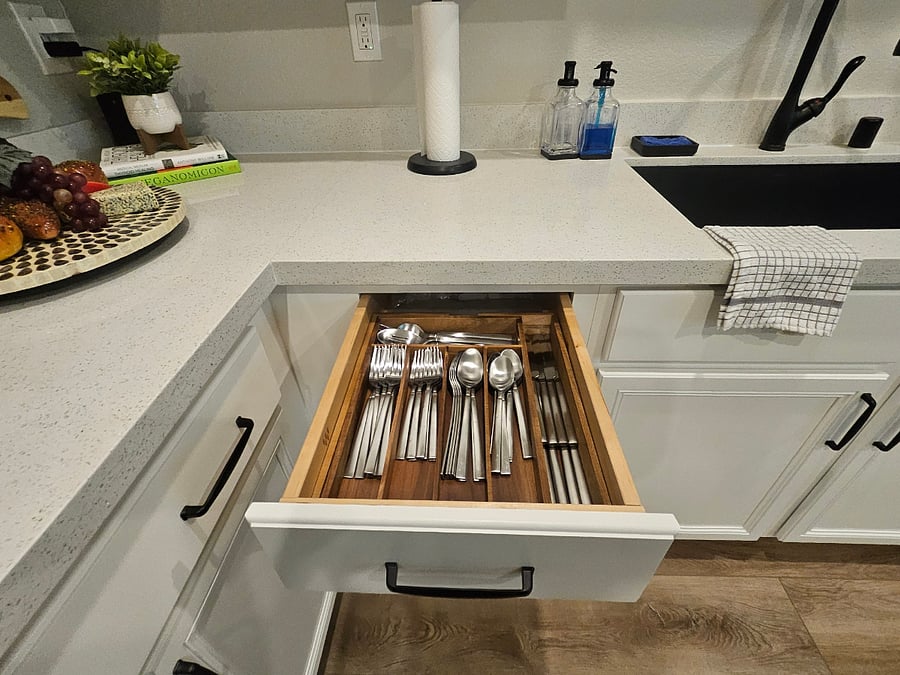 Flat ware