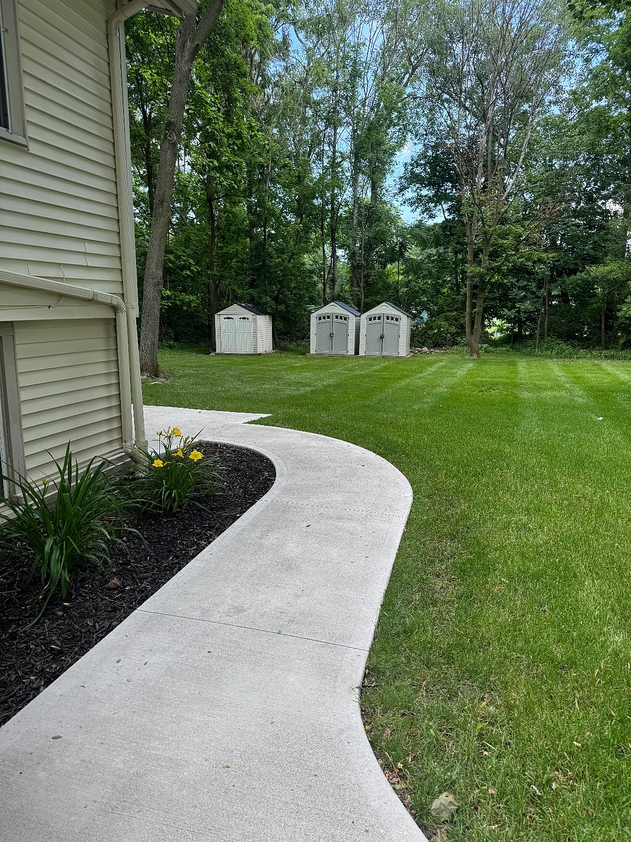 Walkway to the Patio
