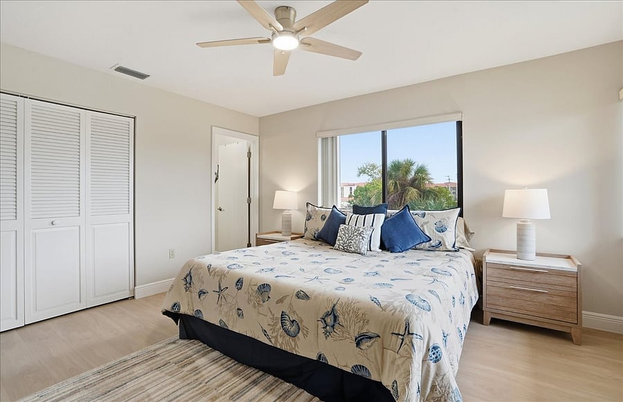 Guest suite with en-suite bathroom and double closet