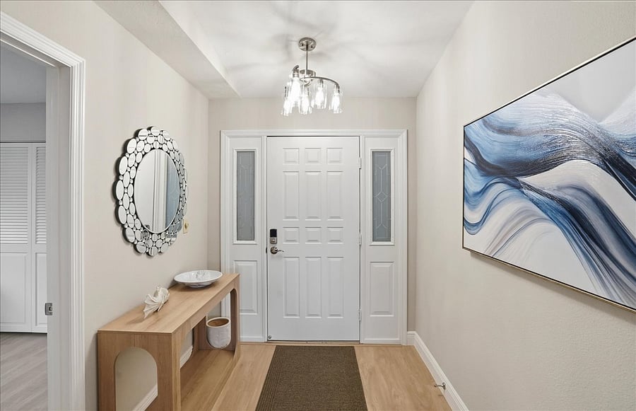 Condo entrance/foyer area