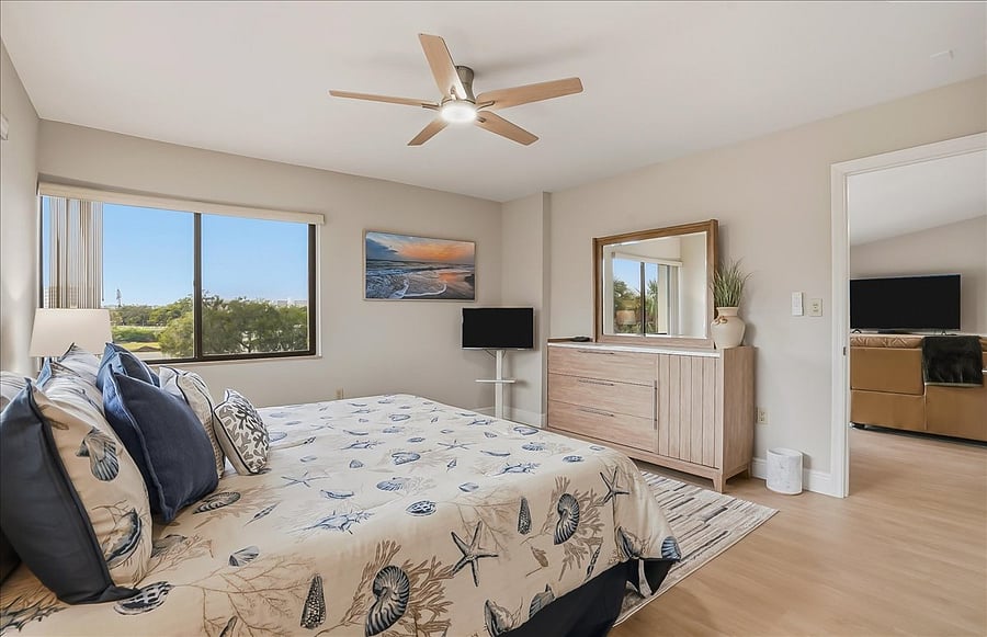 Guest Suite with smart TV