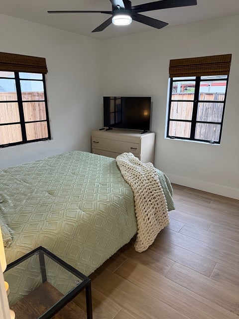 Bedroom 2, Queen Thuma frame, Smart TV