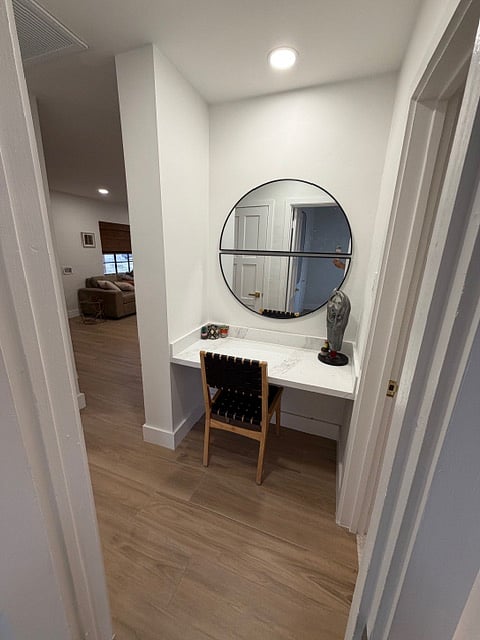 Work area/make up area