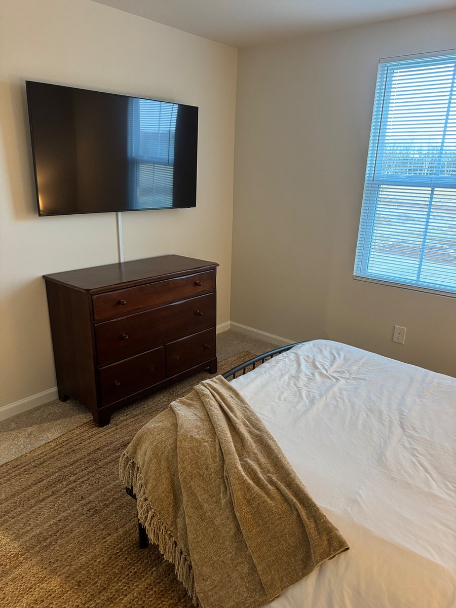 Bedroom 2 Full