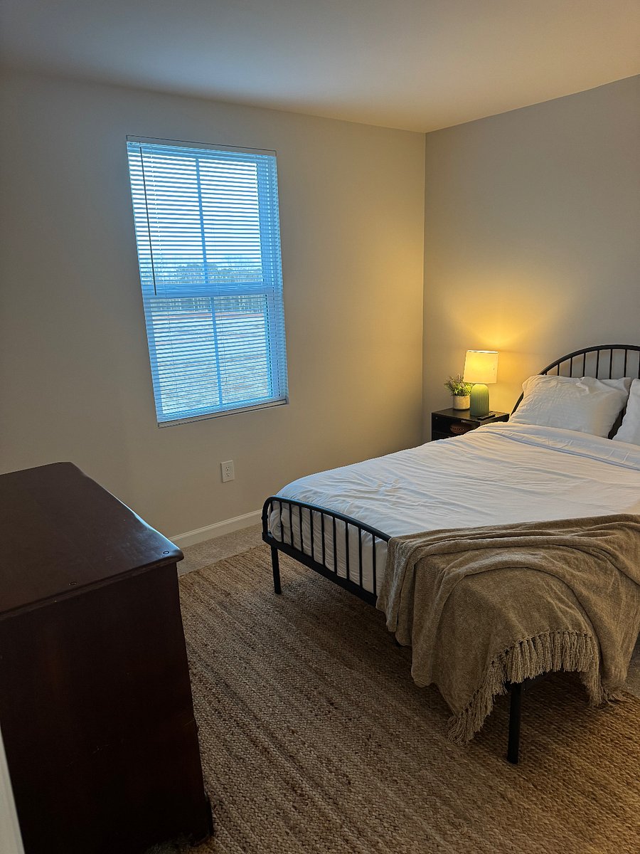 Bedroom 2 Full