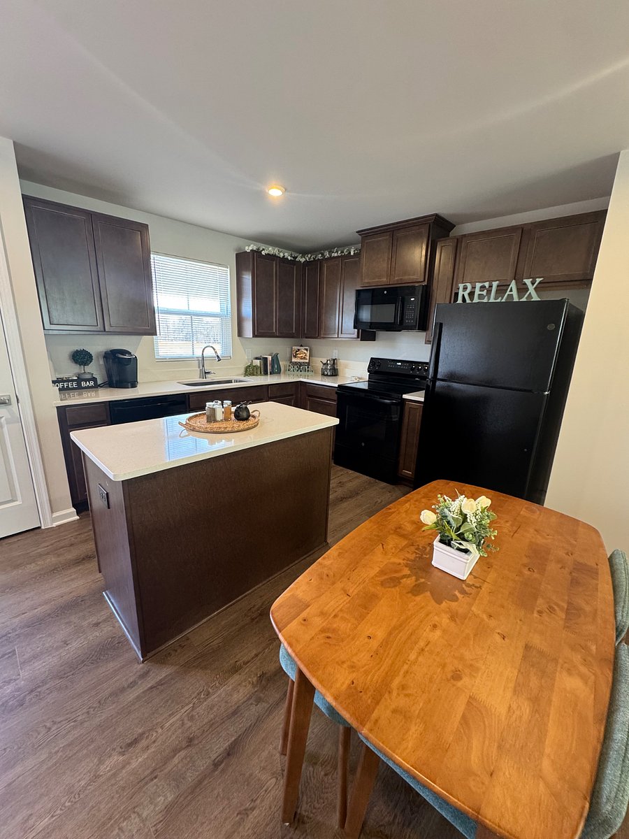 Fully Stocked Kitchen for Meal Prep