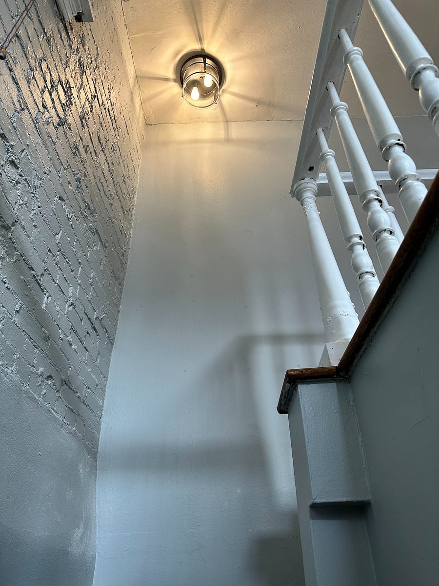 Stairs to LL