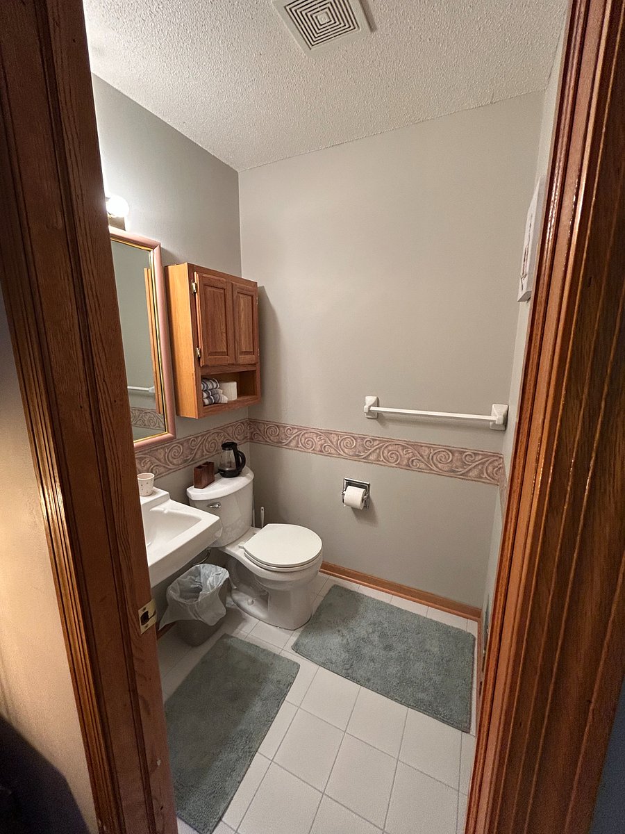 Main bedroom half bath