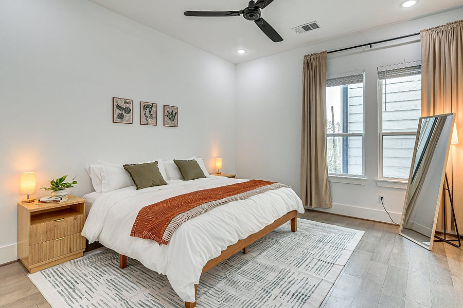 Master Bedroom (2nd Floor)