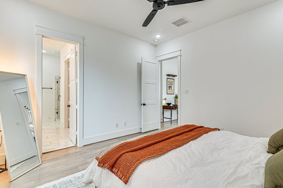 Master Bedroom & Bath (2nd Floor)