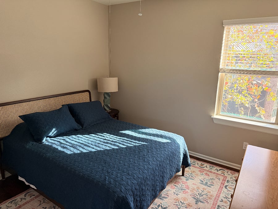 Bedroom 3 - queen bed
