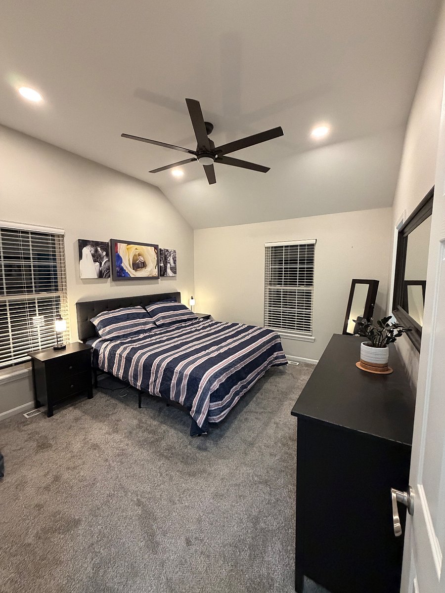 Master Bedroom-king bed