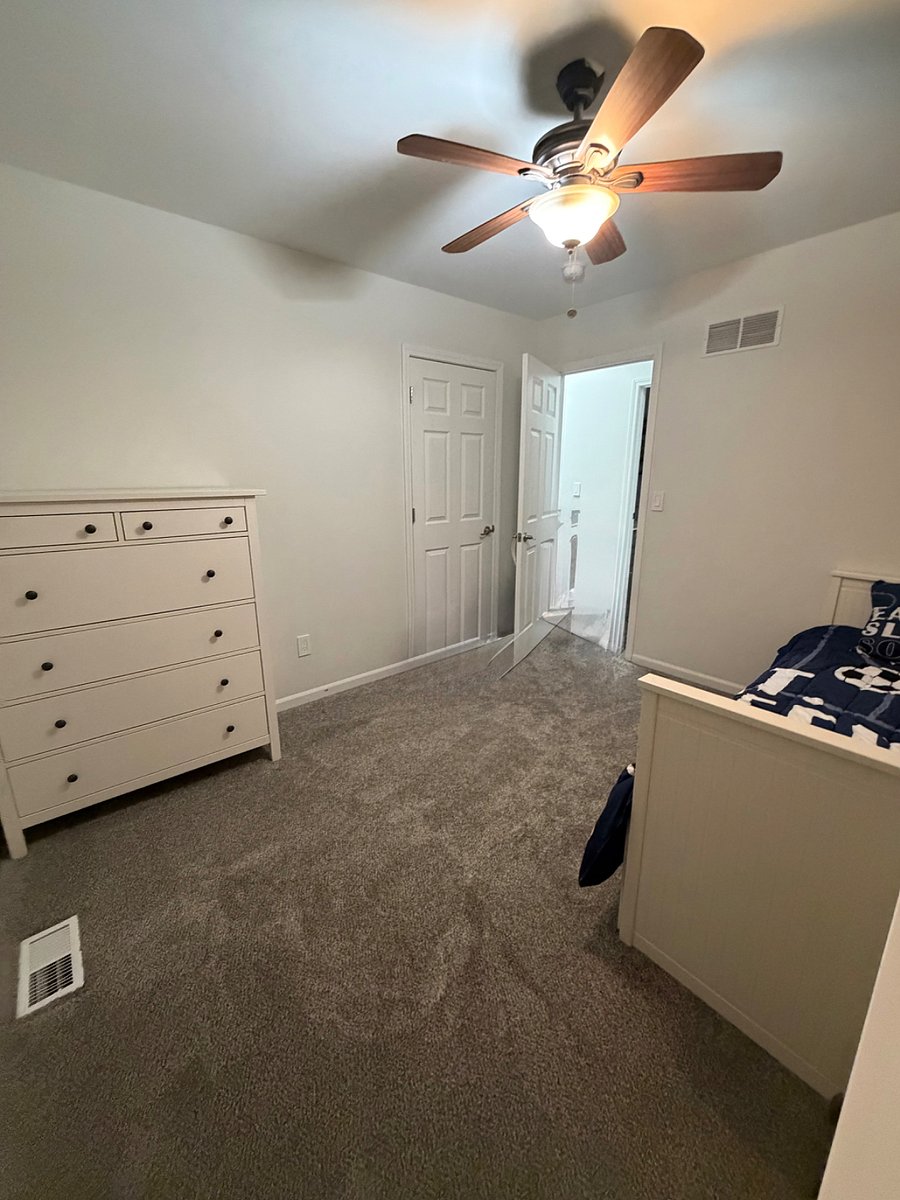 3rd bedroom-twin daybed that can fold out to queen