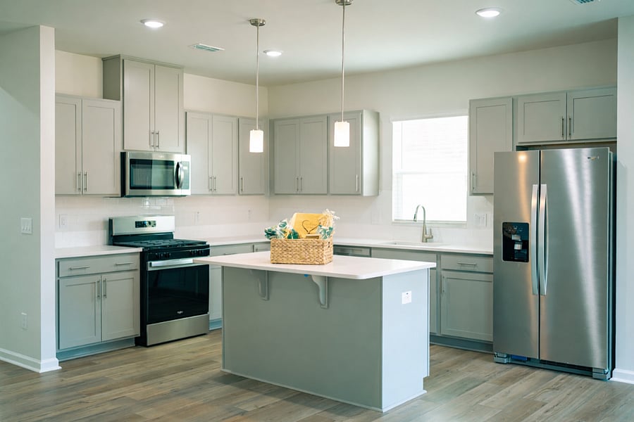 Kitchen w/ Granite Countertops