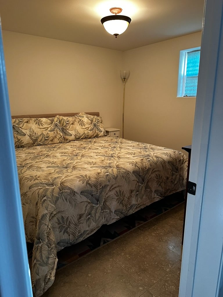 First floor apartment with king