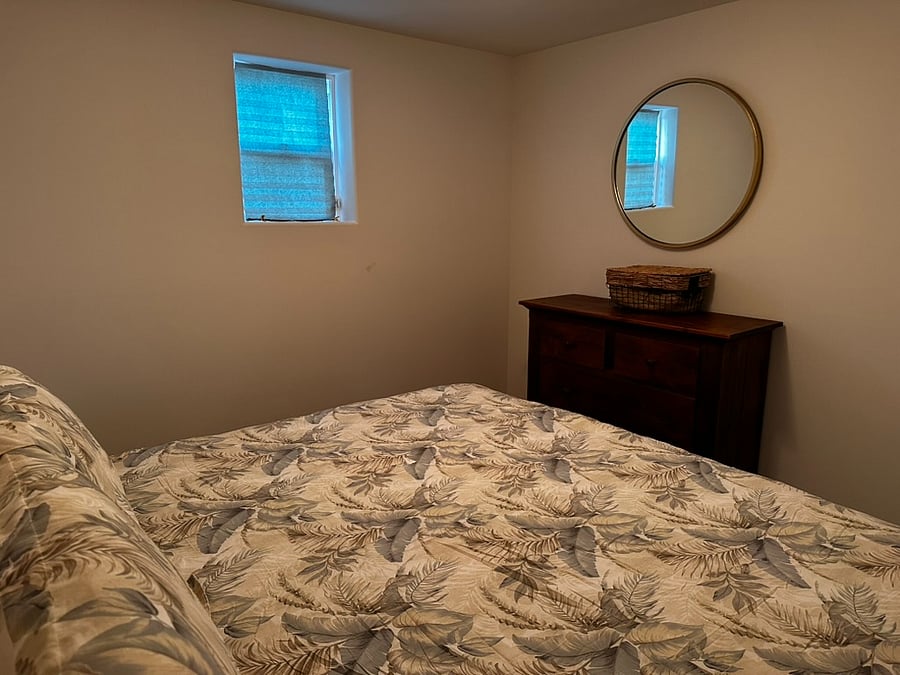 First floor apartment with king