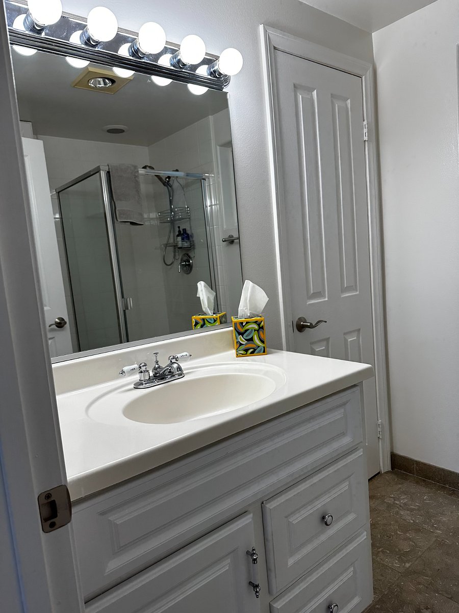 First floor apartment bathroom