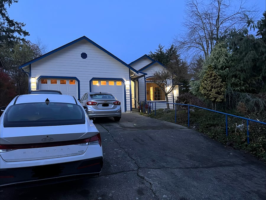 Large Driveway--Space for 4 Cars