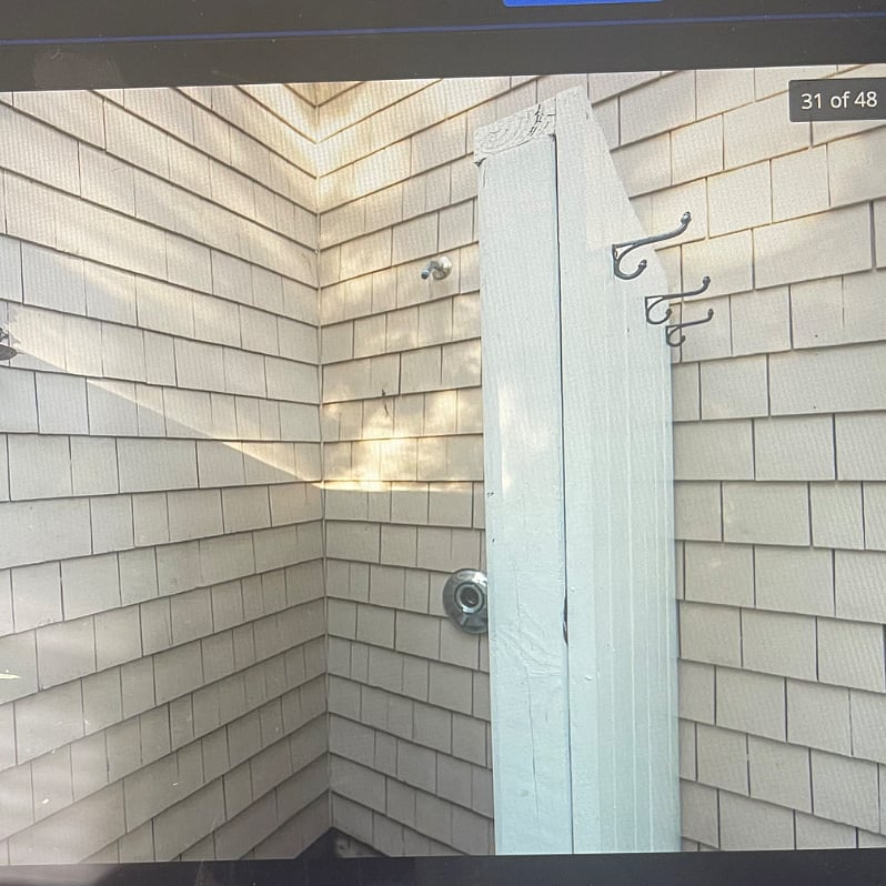 Outdoor shower.Shared.