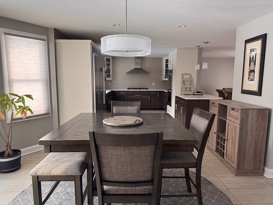 eat in kitchen area