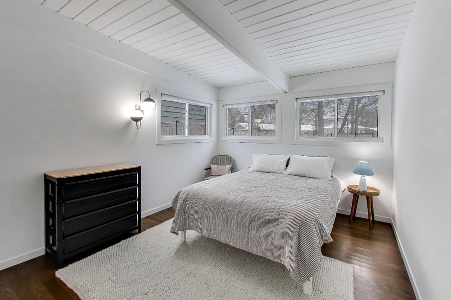 West side queen bedroom 1