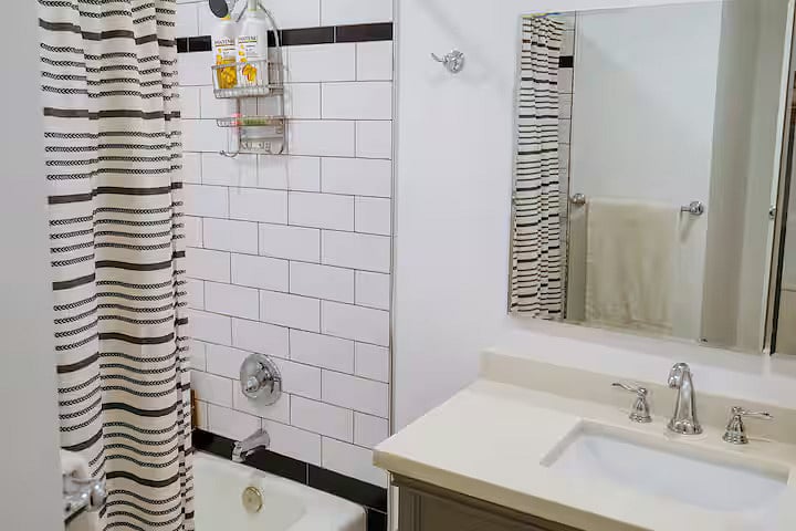 hallway bath/sink