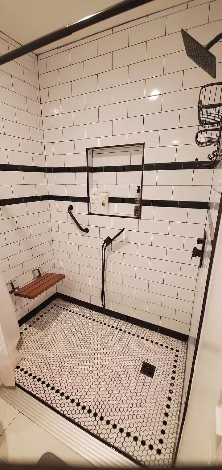 main bath shower with ADA