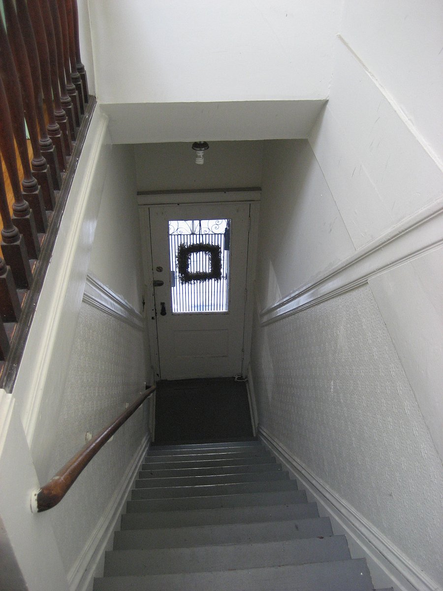 Beautiful original Victorian woodwork and wainscoting.