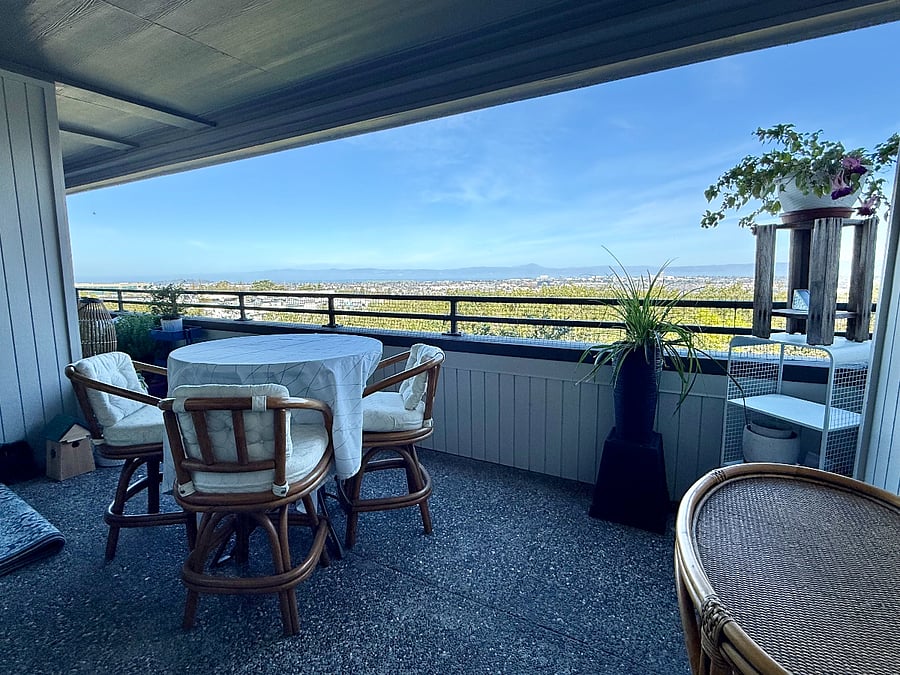 Private patio Dining area
