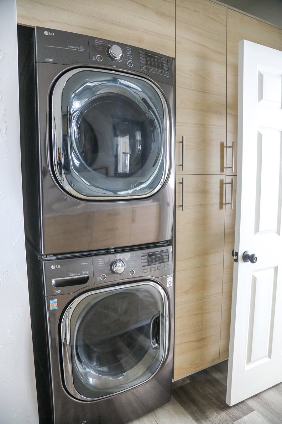 In unit washer and dryer.