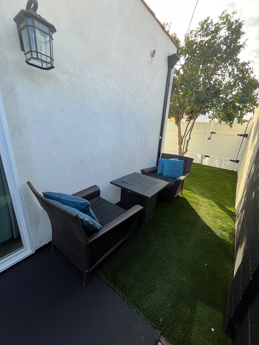 Lounge chairs with Fire Pit