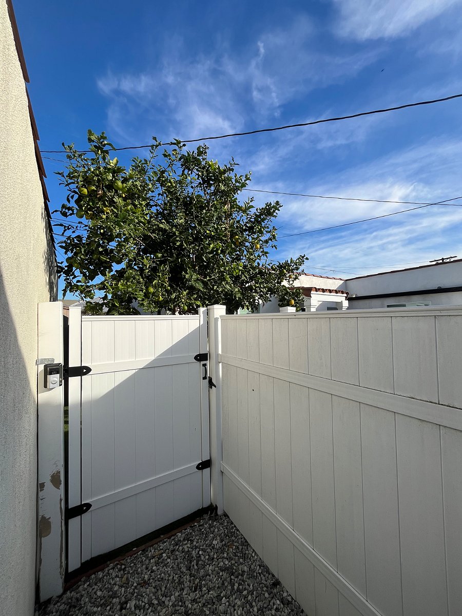 Second gate leading to rear
